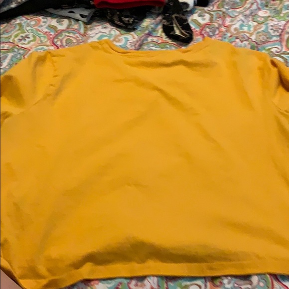 Crop top - Picture 2 of 3